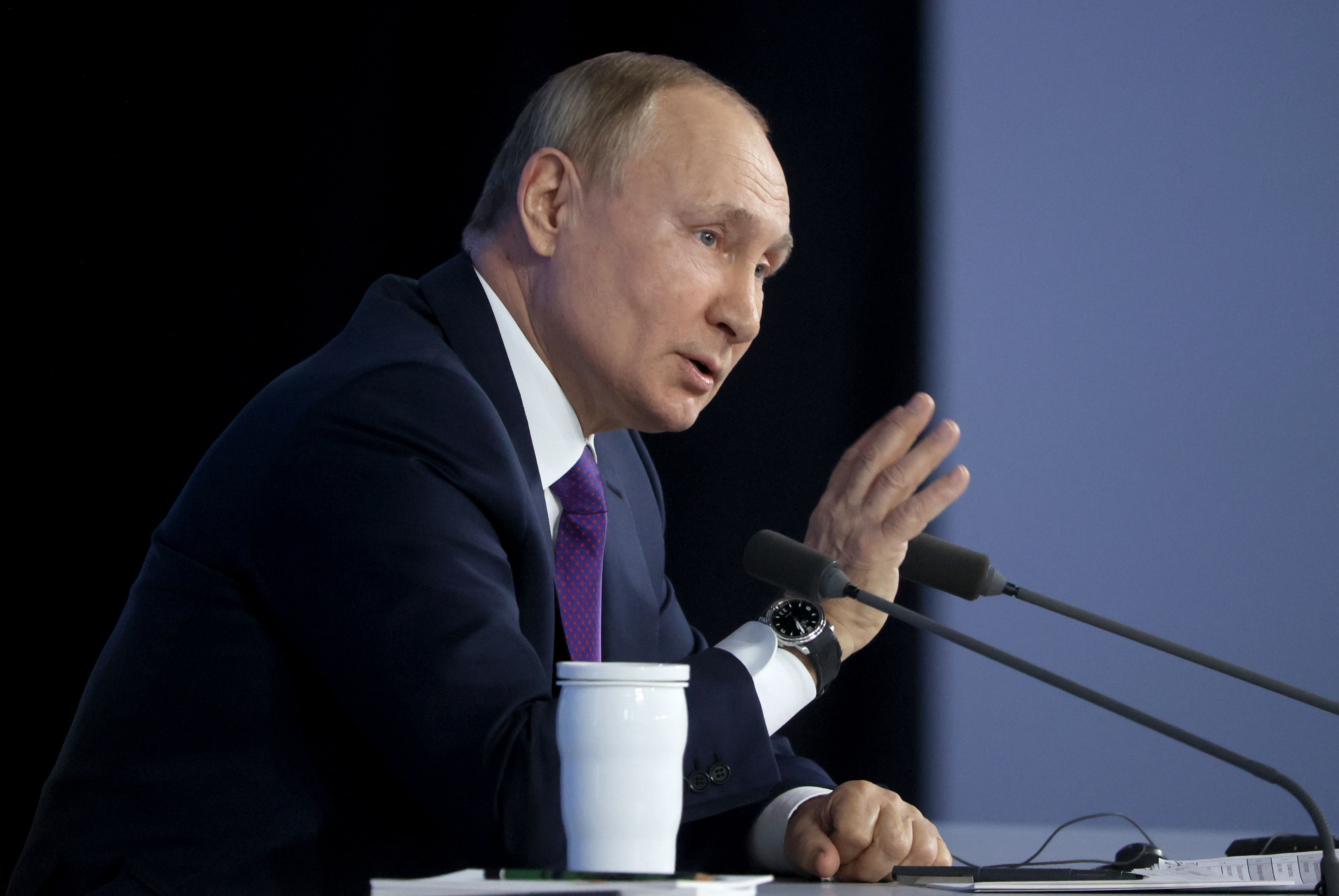 88002004040 прямая линия с путиным сегодня