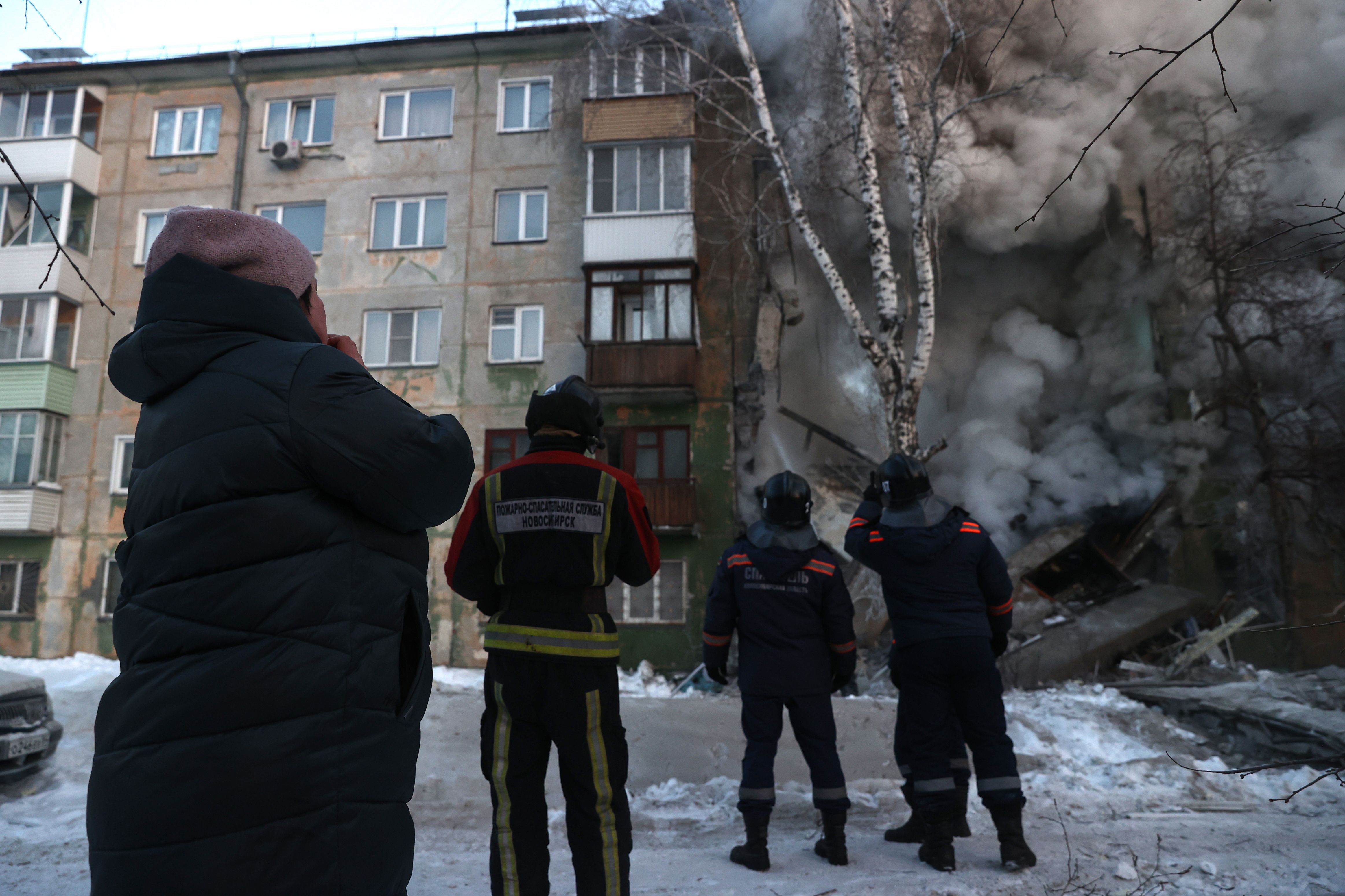 Траур в новосибирске. Линейная 39 Новосибирск взрыв газа. Пожар. Взрыв дома в Новосибирске. Пожар в квартире.