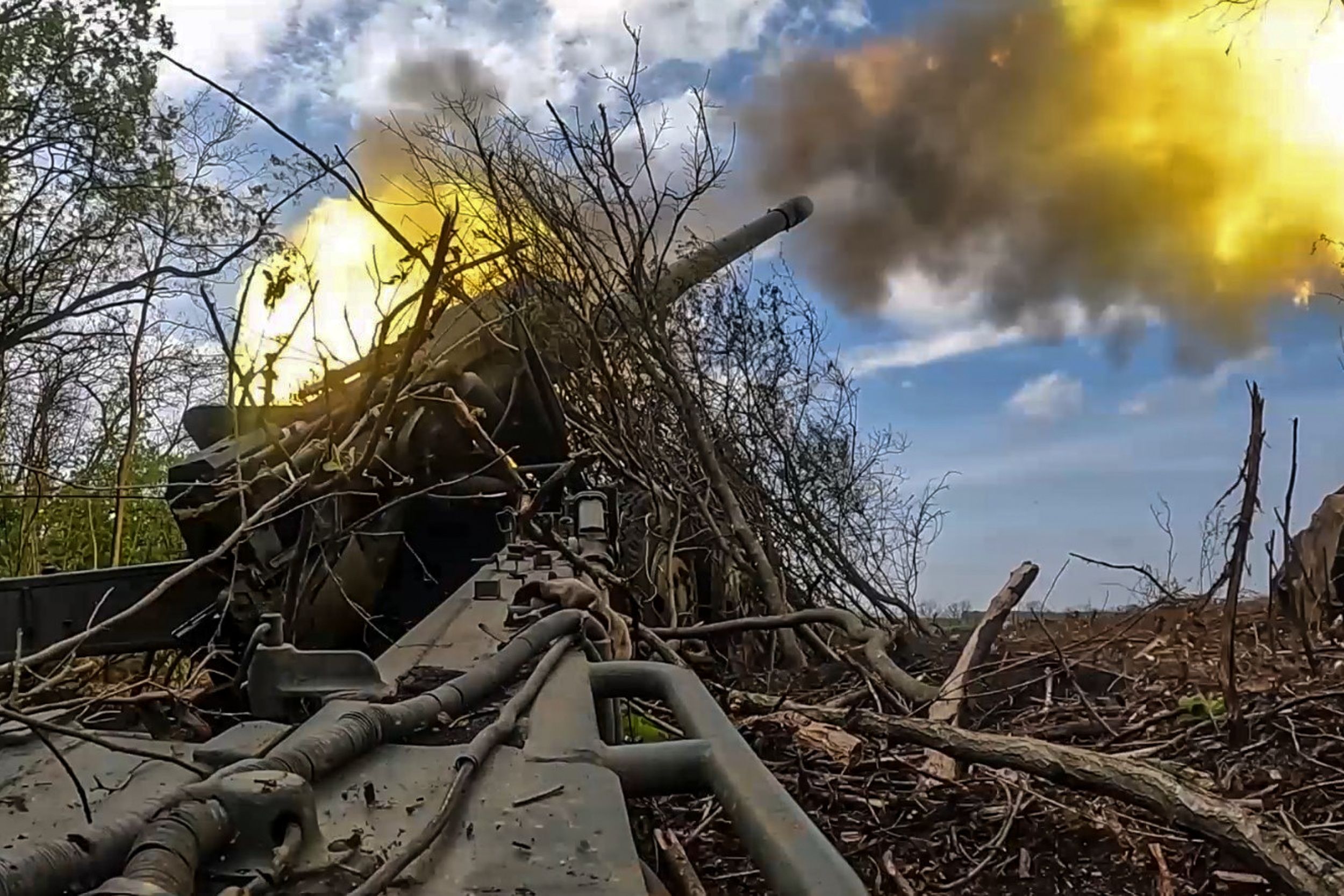 Контрнаступление всу последние. Разрушенная техника ВСУ В Авдеевке. Уничтоженный украинский танк. Украинские войска.