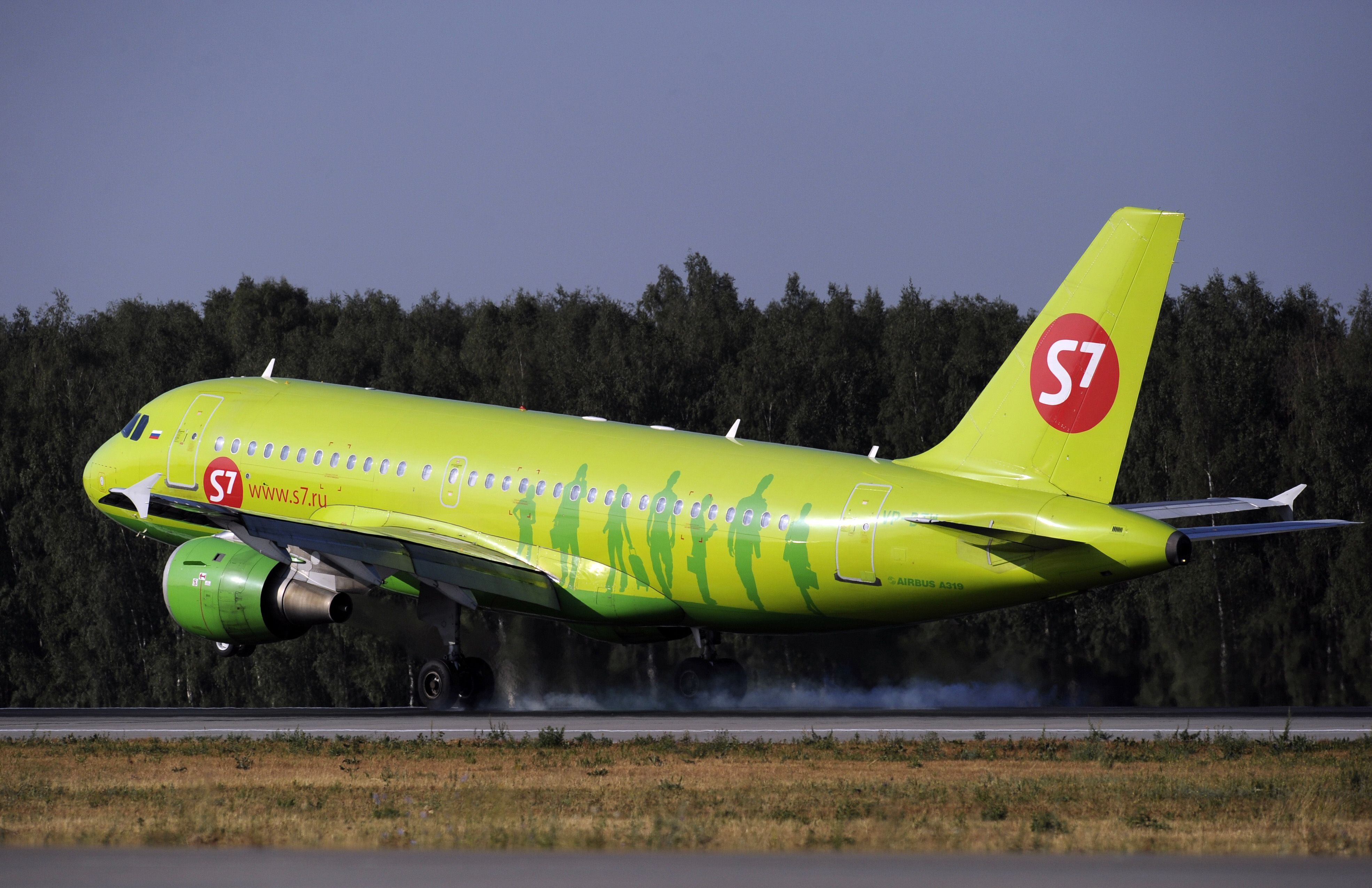 Рейс новосибирск санкт. Самолёты компании s7 Airlines. S7 Airlines ребрендинг. S7 Airlines Новосибирск. Ребрендинг Сибирь s7.