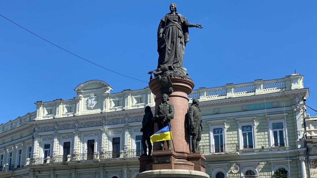 Памятник солдату преображенского полка