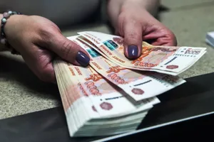 Бюджет России недополучил 100 миллиардов рублей