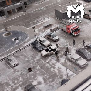 Оперслужбы съехались во двор многоэтажки в Красноярске из-за муляжа гранаты