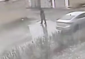 Житель Омска провалился в яму с кипятком