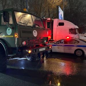 "Камаз" насмерть сбил девочку в Новосибирске