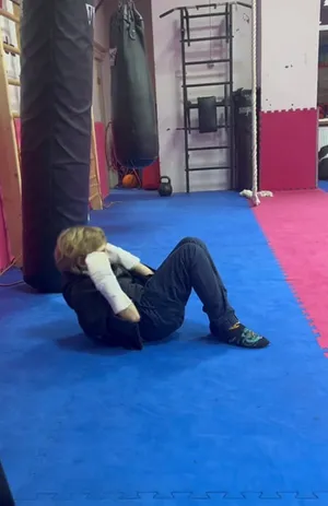 Мальчик, которому при взрыве в Красногорске оторвало пальцы, вышел на первую тренировку после выписки