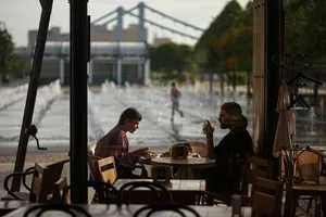 Цены в кафе, ресторанах и другом общепите могут вырасти из-за закона о защите русского языка