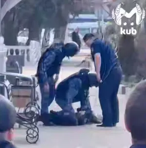 Момент задержания устроившего стрельбу в Анапском техникуме засняли прохожие