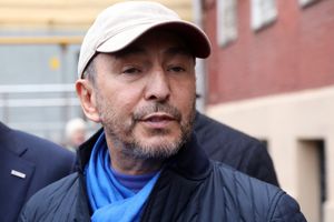 Дочь Умара Джабраилова заявила, что бизнесмена "заставили замолчать" из-за упоминания в деле Эпштейна