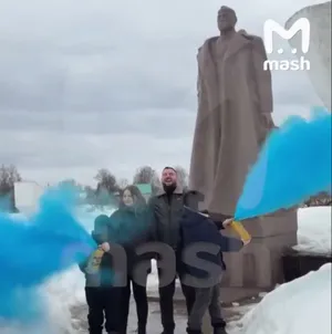 В Калужской области на семью завели уголовное дело после гендерпати возле мемориала Жукову