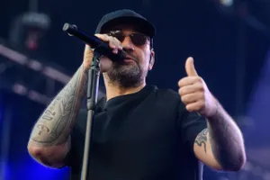 Баста помог Шпаку сделать трек про усы: видео