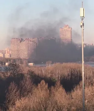 В районе Строгинского моста в Москве загорелись три яхты