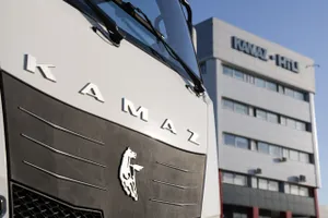 Mash: "Камаз" может первым из россиийских автозаводов перевести часть работников на трёхдневку