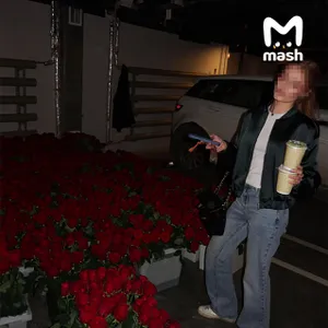 Стала известна личность зумерши, которой подарили гору роз за миллионы рублей