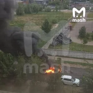 В подмосковной Балашихе взорвали автомобиль, момент попал на видео