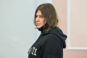 Полина Лурье выставила на продажу квартиру в Хамовниках, за которую судилась с Ларисой Долиной