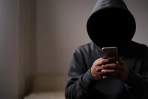 В Дагестане мужья тайно продают нюдсы своих жён и разводят на деньги интернет-пользователей