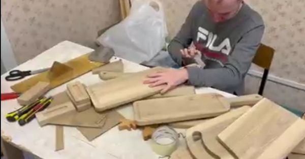 Инклюзивная мастерская из Новосибирской области помогает особенным людям почувствовать себя нужными