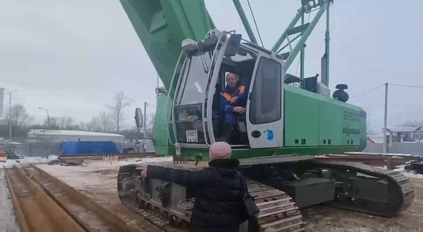 Жители дома №50 на Украинской остановили стройку ЖК "Мёд"