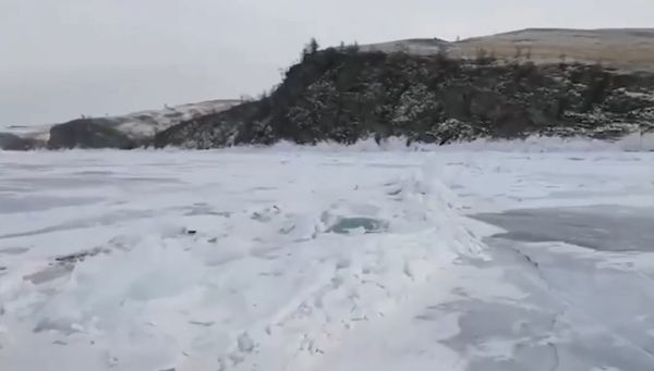 Байкал снова треснул