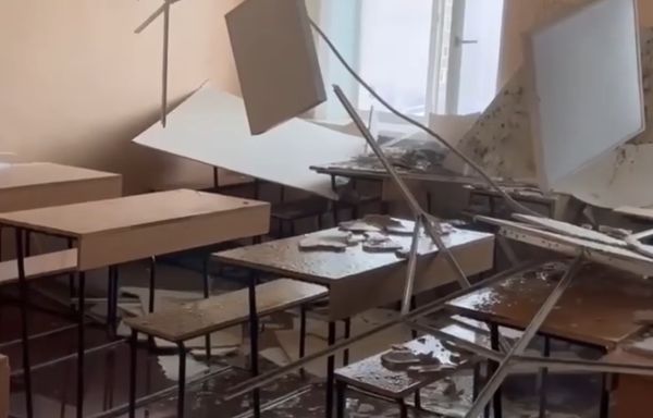 Потолок рухнул в девятом корпусе ННГУ из-за порыва трубы с кипятком