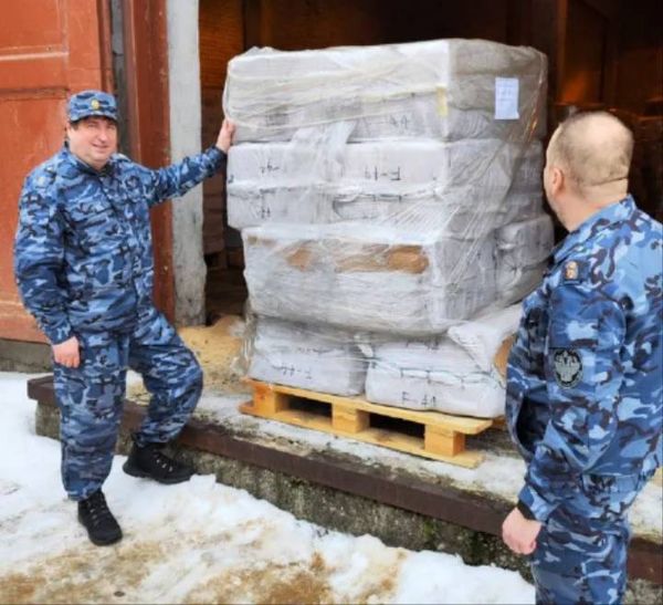 Сотрудники Московской таможни передали на нужды СВО 20 тонн вещей