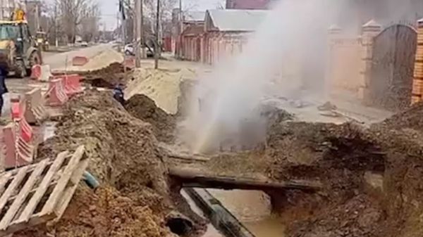 Сальчане третий день без воды из-за прорыва на Коломийцева