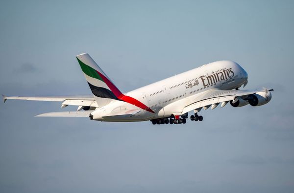 В аэропорту Домодедово водовоз повредил дно самолёта Airbus A380