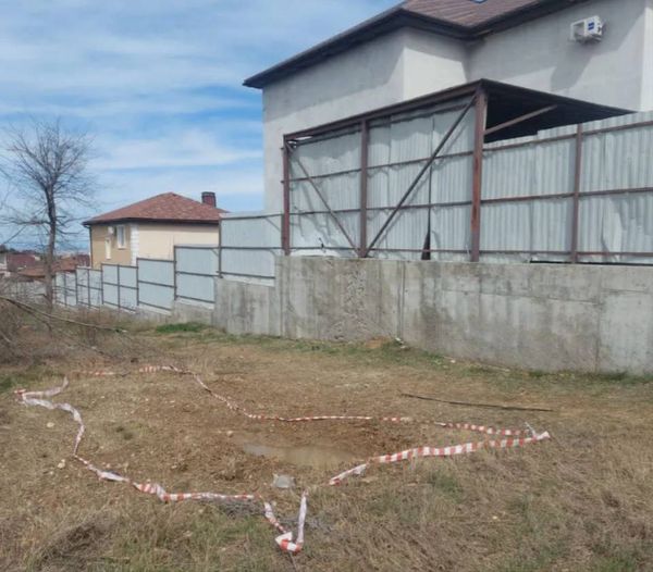 Жительница Крыма потребовала от Франции забрать ракету, упавшую в её огород