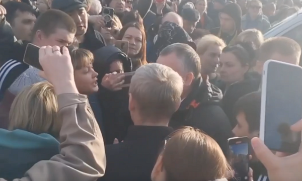 Пострадавшие от потопа жители Орска вышли с протестом на главную площадь города