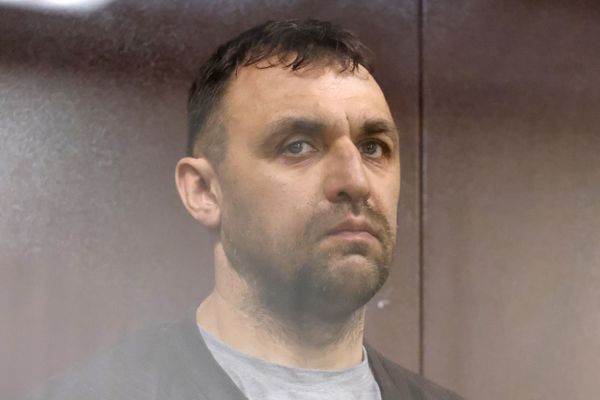 Подорвавшего машину экс-подполковника СБУ Прозорова доставили в суд для ареста