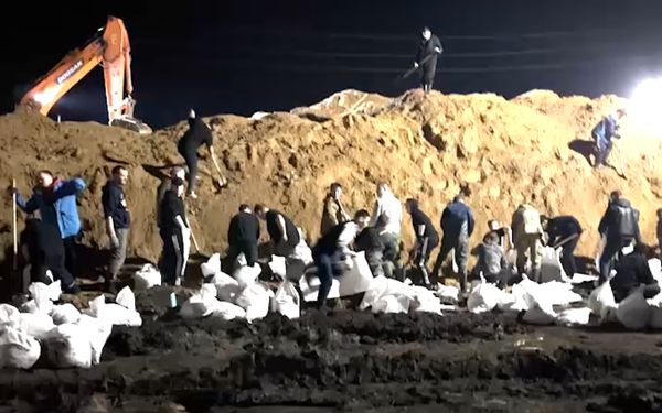 Дамба дала течь в нескольких районах Кургана