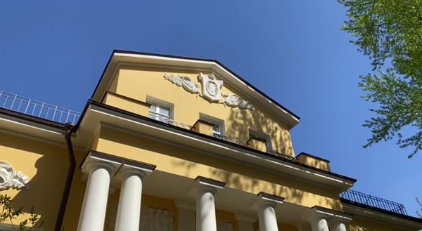 Mash узнал, на кого оформлен особняк экс-замминистра Тимура Иванова в центре Москвы