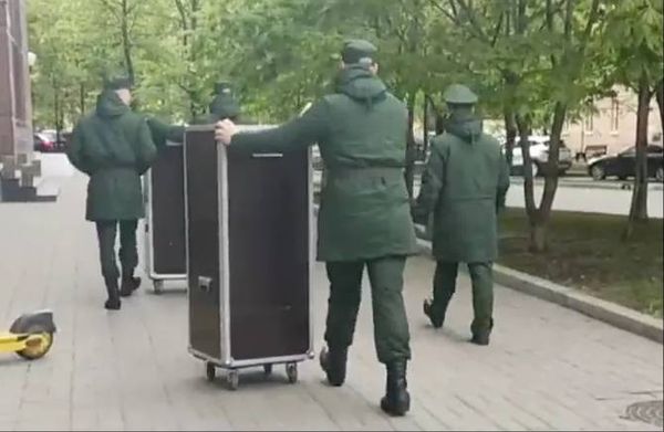 Из квартиры арестованного генерала Юрия Кузнецова в центре Москвы вывезли два ящика с документами