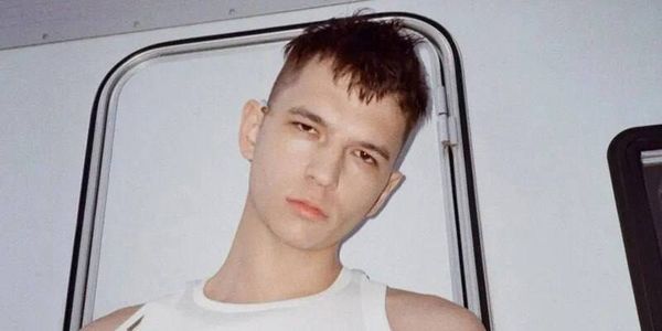 Лейбл Rocket Records разорвал контракт с рэпером Vacio после его побега из России