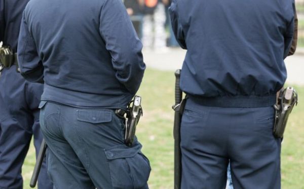 Полицейские проводят рейды по рынкам Мариуполя