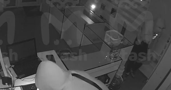 Трое подростков взломали табачку на Чуйкова