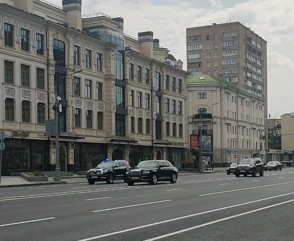 На дорогах Москвы засняли кортеж премьера Венгрии Виктора Орбана