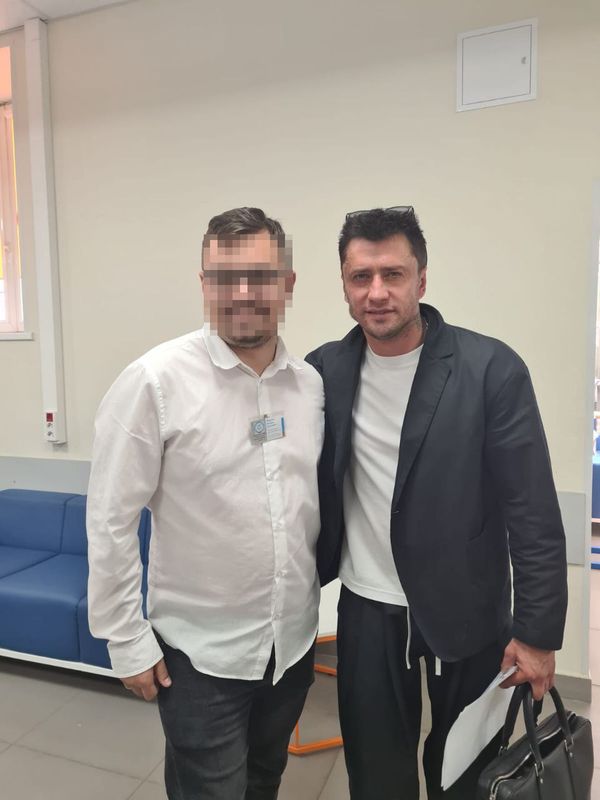 Актёр Павел Прилучный приехал в налоговую и потребовал снять аресты с его счётов