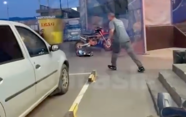 В Нагаево мужчина избил подростка банкой пива и обещал вырвать ему язык