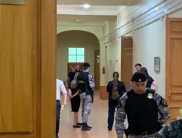 Вероятного виновника ДТП, в котором погиб сын губернатора Саратовской области, доставили в суд
