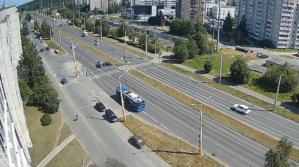 В Петрозаводске водитель на полной скорости сбил людей, выходящих из автобуса: видео