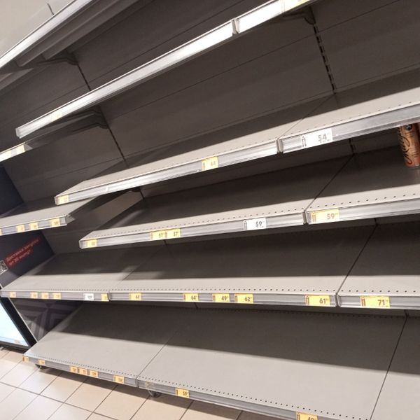 Из "Пятёрочек" в городах Золотого кольца пропали вода и некоторые продукты