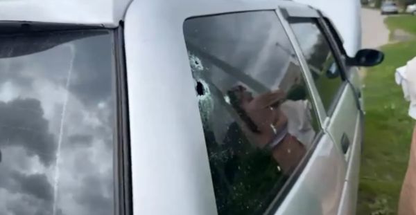 ВСУ обстреляли машину местного жителя на окраине Суджи в Курской области: видео