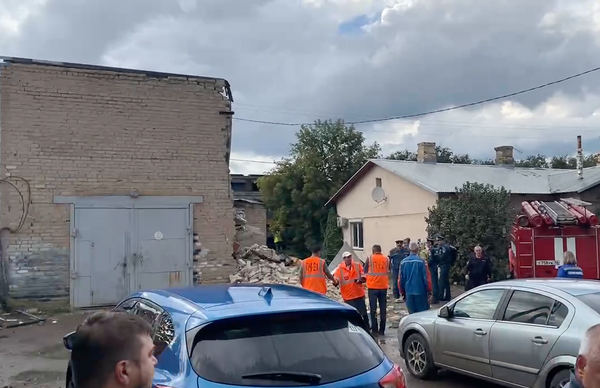 Грузовой поезд сошёл с рельсов в Оренбургской области