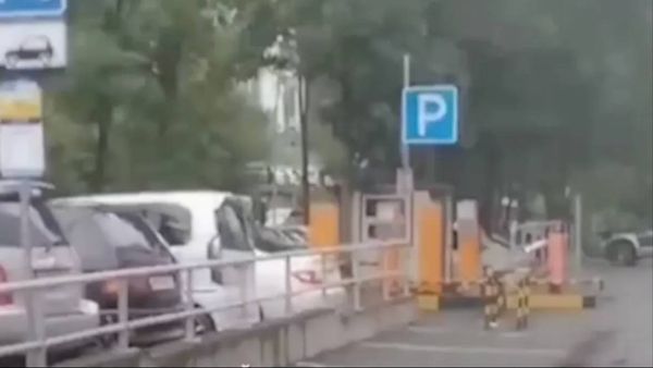 Скорую не пропустила охрана торгового центра во Владивостоке