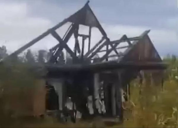 Житель села в Бурятии, пострадавший от пожара, вынужден ютиться в полуразрушенной бане