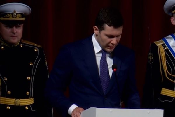 Алиханов на инаугурации нового губернатора заявил, что достроил онкоцентр