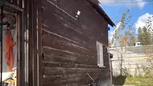 Дом рушится из-за стройки "Новосибирскавтодора"