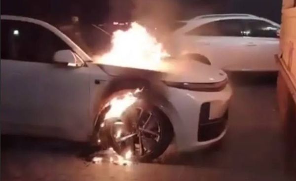 В Махачкале подожгли электромобиль инженера Дагэнерго